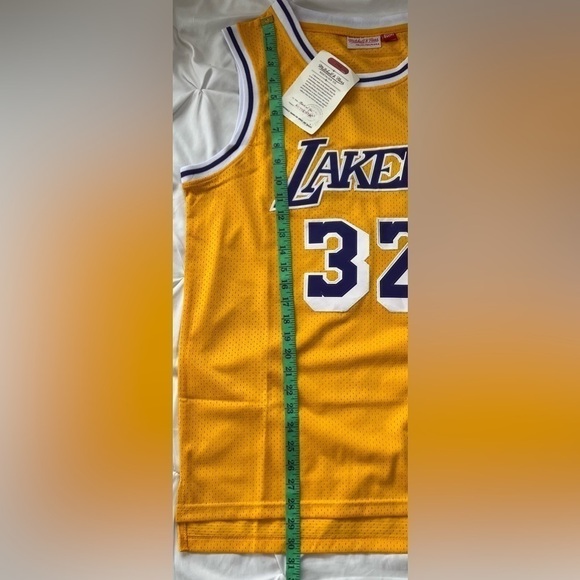 Magic Johnson Los Angeles Lakers Mitchell & Ness 1984-85 Hardwood Classic Jersey - Picture 3 of 10